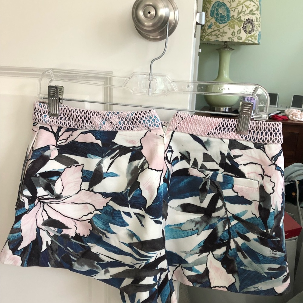 Size M style stalker shorts